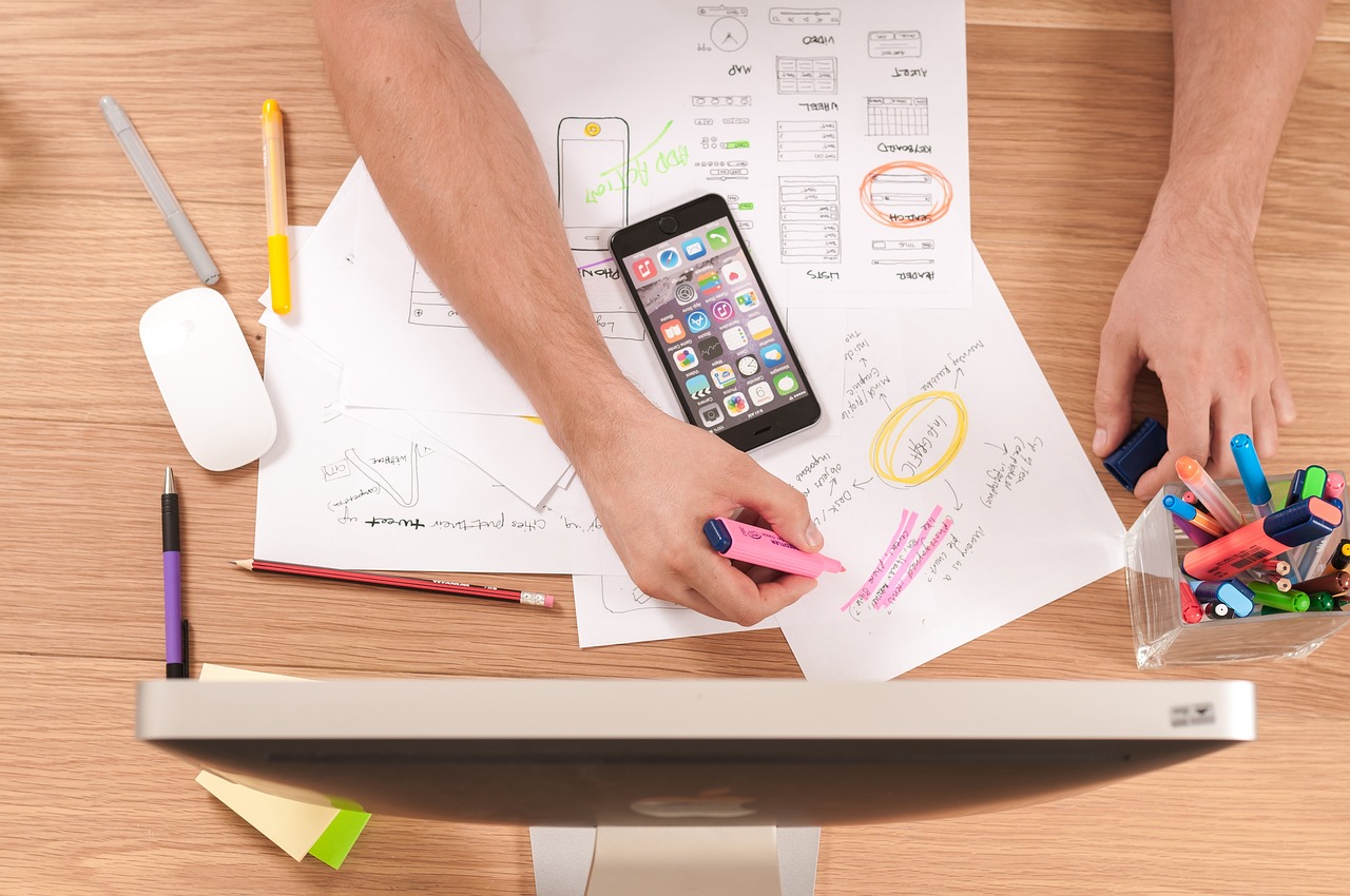someone using the best budgeting apps to control their finances